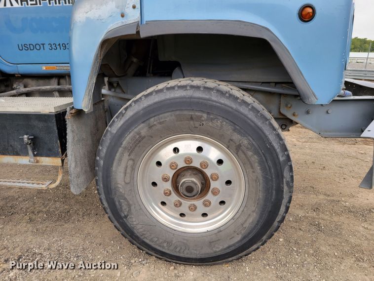 image for item DM8049 1995 Mack DM690S  dump truck