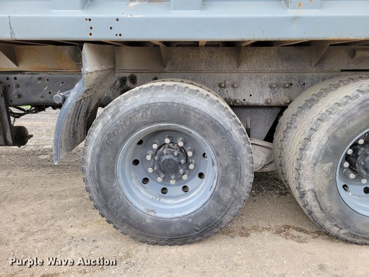 image for item DM8049 1995 Mack DM690S  dump truck