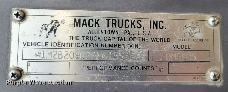 image for item DM8049 1995 Mack DM690S  dump truck