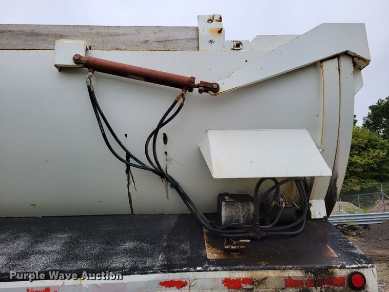 image for item DM8050 1996 Freightliner FL70  dump truck