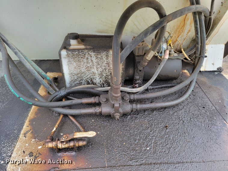 image for item DM8050 1996 Freightliner FL70  dump truck