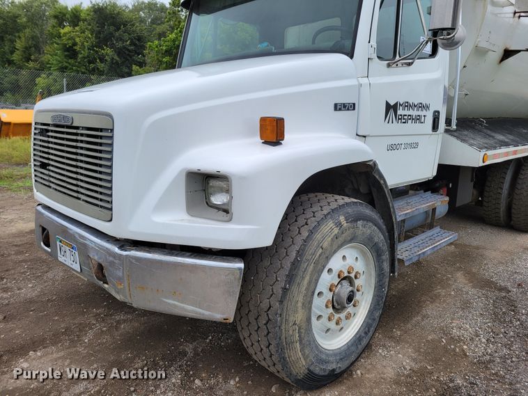 image for item DM8050 1996 Freightliner FL70  dump truck