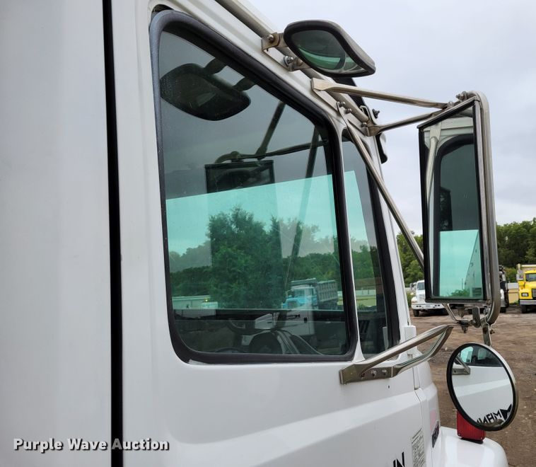 image for item DM8050 1996 Freightliner FL70  dump truck