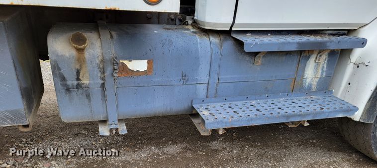 image for item DM8050 1996 Freightliner FL70  dump truck