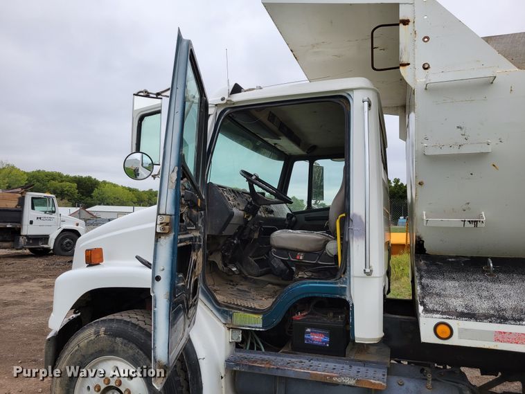 image for item DM8050 1996 Freightliner FL70  dump truck