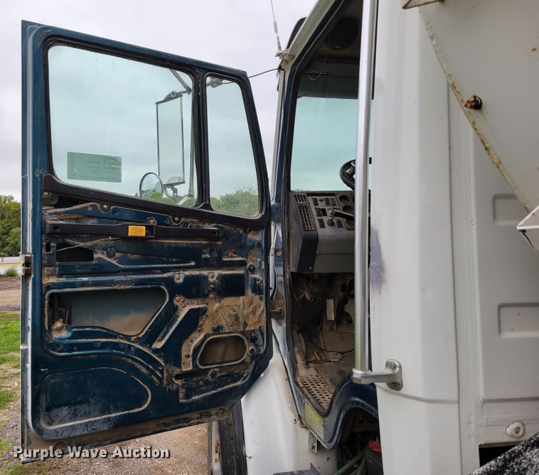 image for item DM8050 1996 Freightliner FL70  dump truck