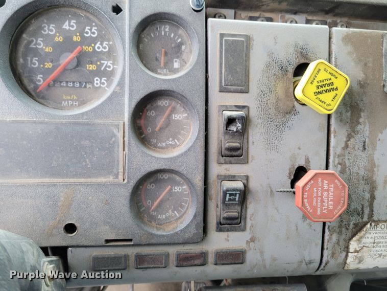 image for item DM8050 1996 Freightliner FL70  dump truck