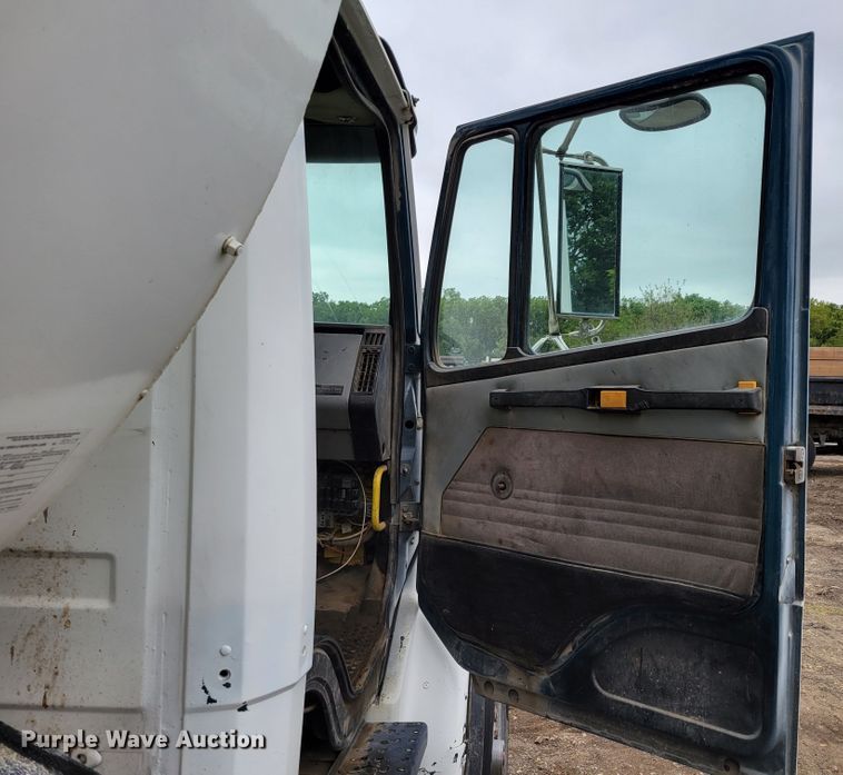 image for item DM8050 1996 Freightliner FL70  dump truck