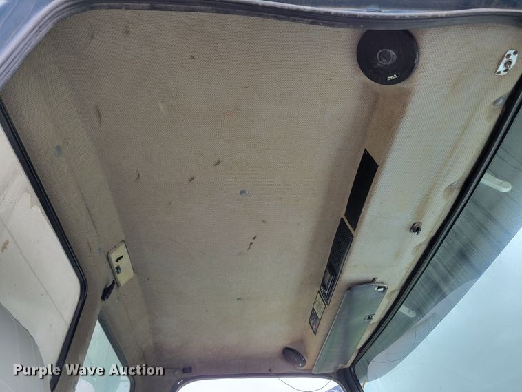 image for item DM8050 1996 Freightliner FL70  dump truck