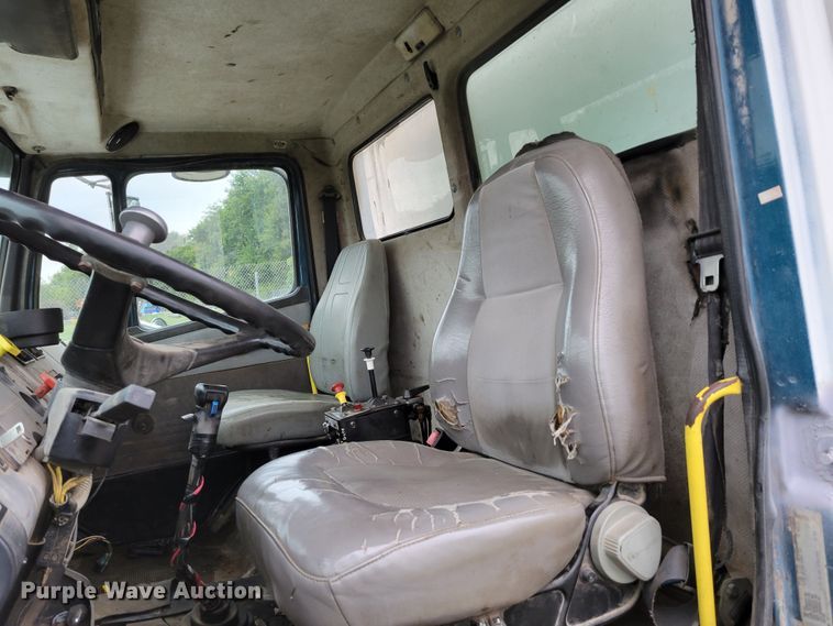 image for item DM8050 1996 Freightliner FL70  dump truck