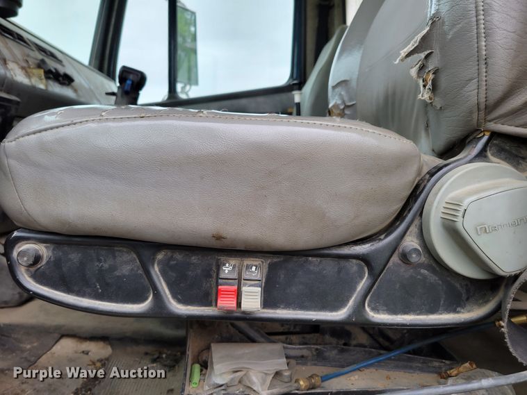 image for item DM8050 1996 Freightliner FL70  dump truck