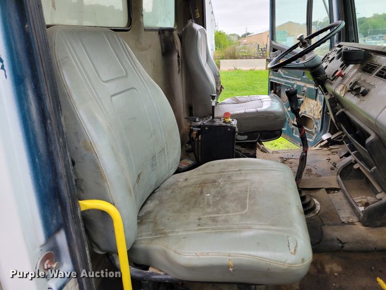 image for item DM8050 1996 Freightliner FL70  dump truck