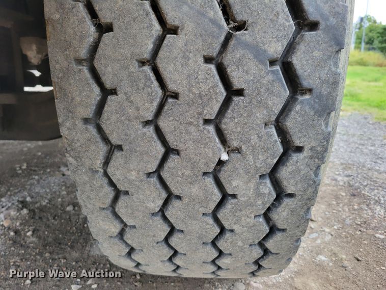 image for item DM8050 1996 Freightliner FL70  dump truck