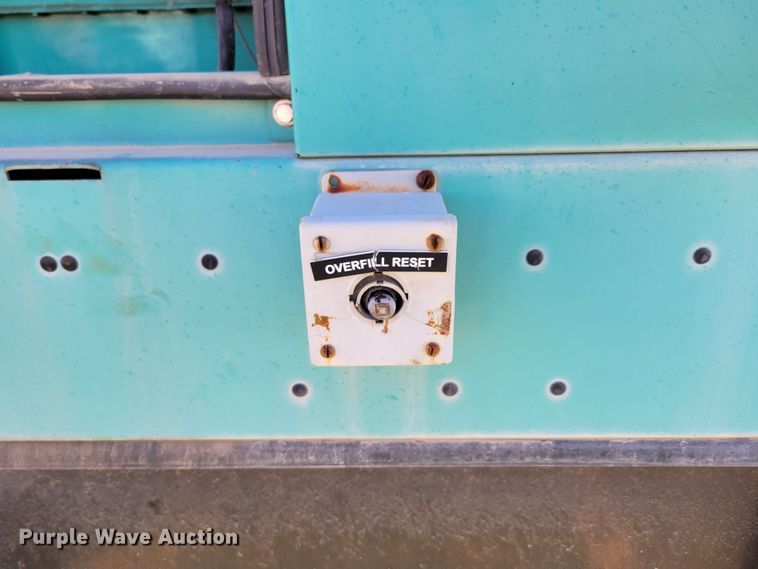 image for item DM8059 2004 Onan DGCB-5693817  generator