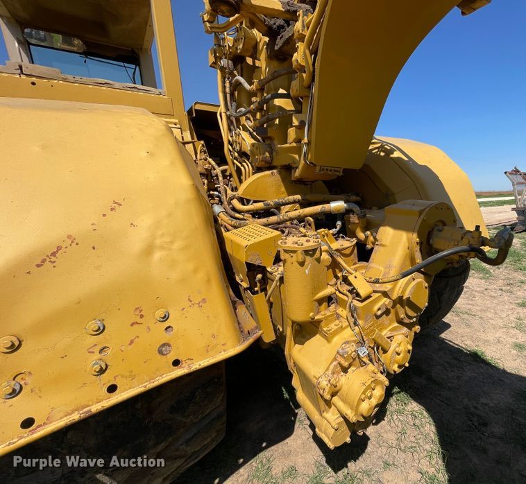 image for item DN5190 1995 Caterpillar 621F  conventional scraper