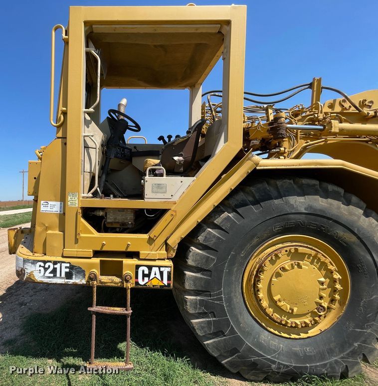 image for item DN5190 1995 Caterpillar 621F  conventional scraper