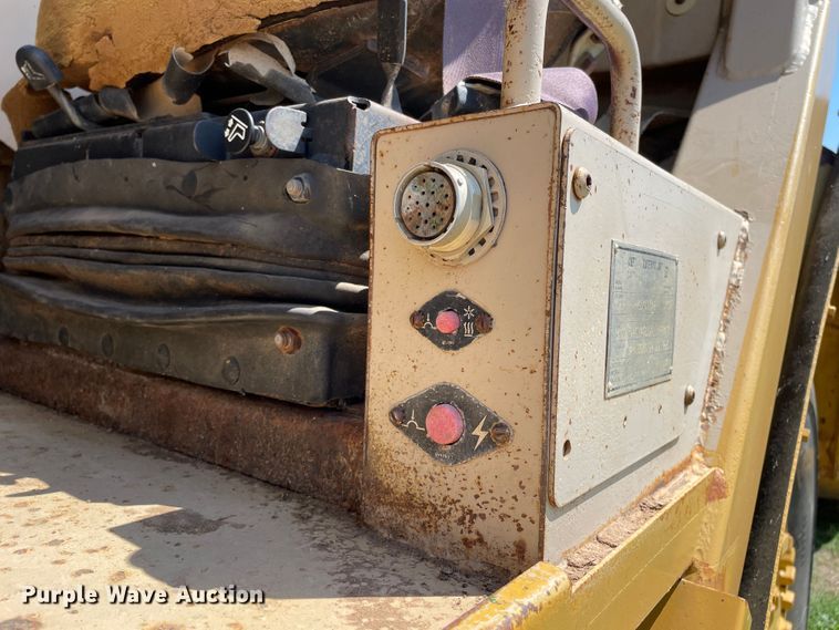 image for item DN5190 1995 Caterpillar 621F  conventional scraper