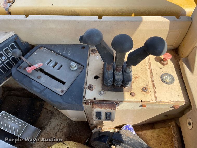 image for item DN5190 1995 Caterpillar 621F  conventional scraper