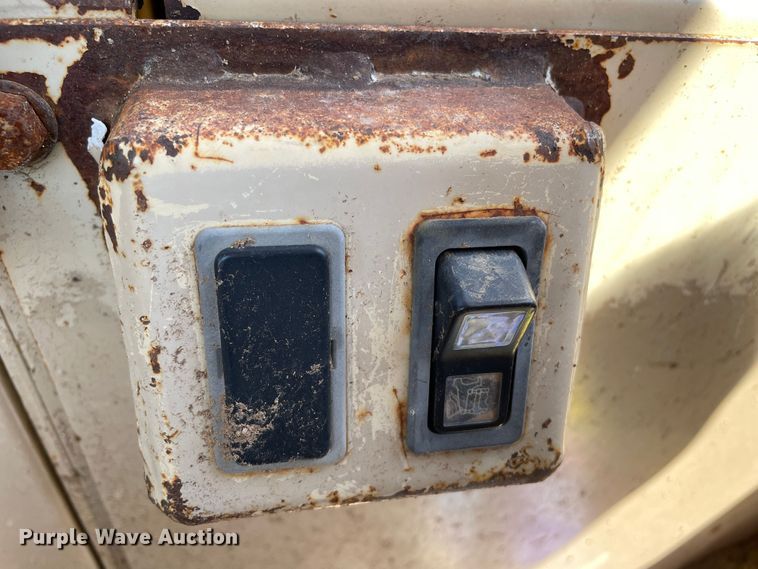 image for item DN5190 1995 Caterpillar 621F  conventional scraper