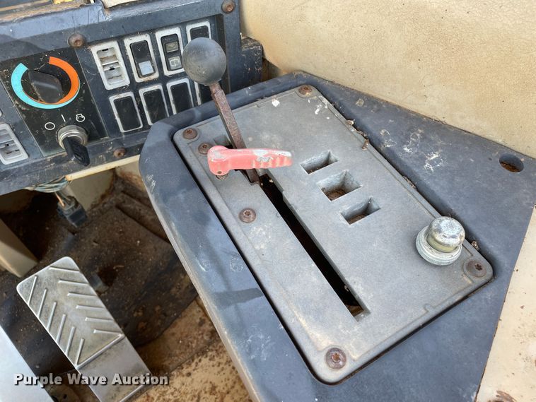 image for item DN5190 1995 Caterpillar 621F  conventional scraper