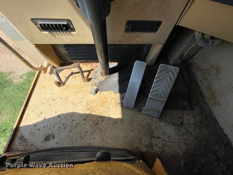 image for item DN5190 1995 Caterpillar 621F  conventional scraper