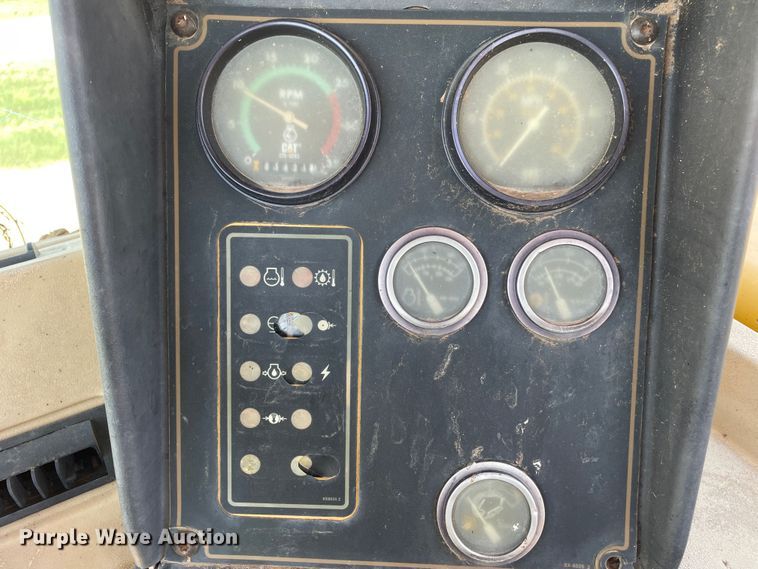 image for item DN5190 1995 Caterpillar 621F  conventional scraper