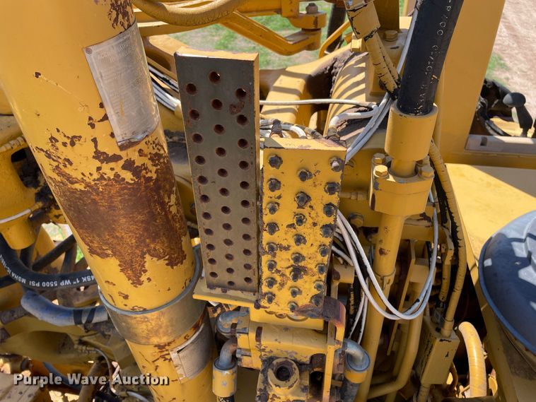 image for item DN5190 1995 Caterpillar 621F  conventional scraper