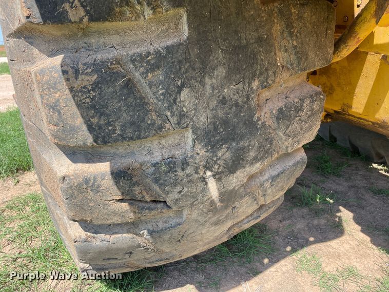 image for item DN5190 1995 Caterpillar 621F  conventional scraper