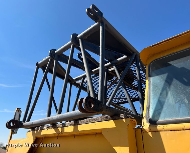 image for item DO8706 BLH Lima 600TA  crane