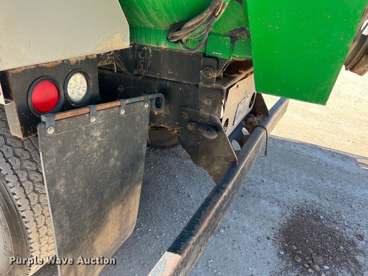 image for item DO8736 2002 Sterling L9500  hydrovac truck