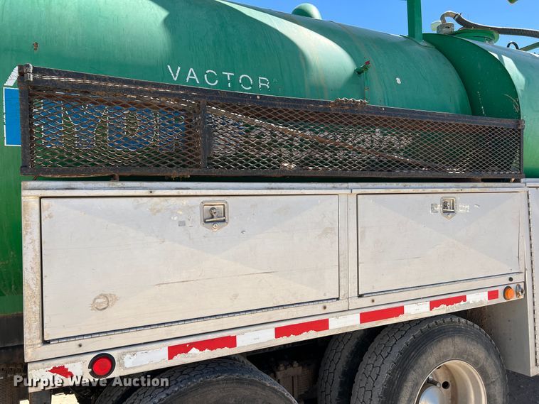 image for item DO8736 2002 Sterling L9500  hydrovac truck