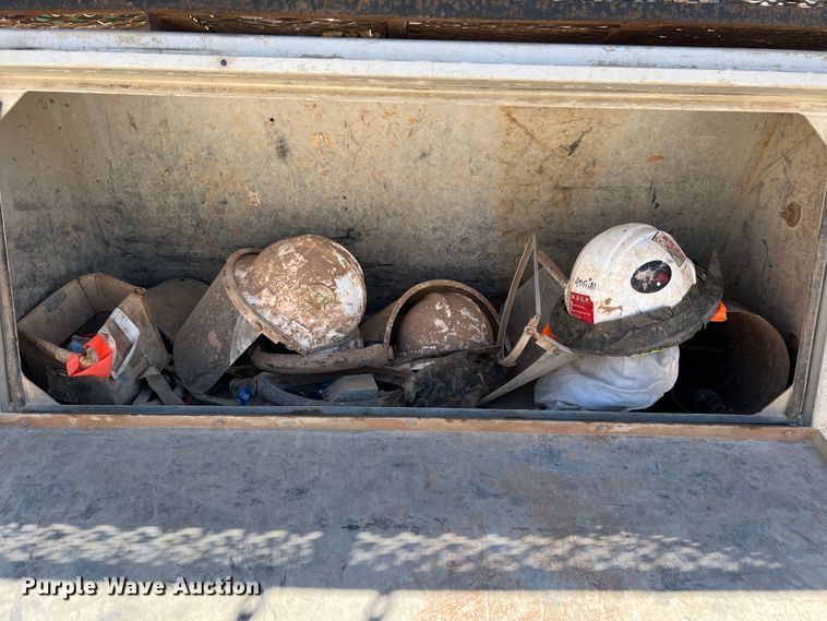 image for item DO8736 2002 Sterling L9500  hydrovac truck