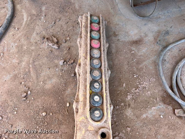 image for item DO8736 2002 Sterling L9500  hydrovac truck