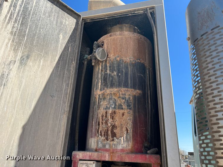 image for item DO8736 2002 Sterling L9500  hydrovac truck