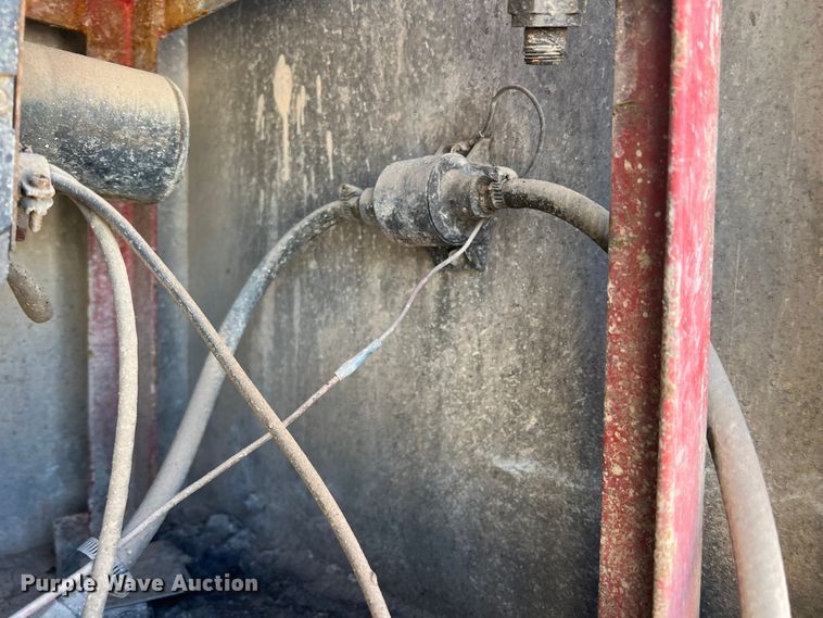 image for item DO8736 2002 Sterling L9500  hydrovac truck