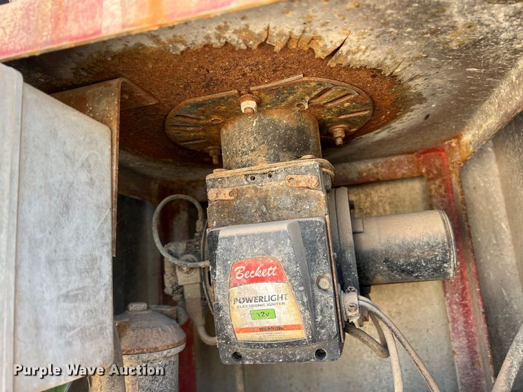 image for item DO8736 2002 Sterling L9500  hydrovac truck