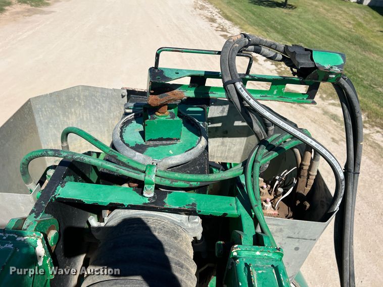 image for item DO8736 2002 Sterling L9500  hydrovac truck