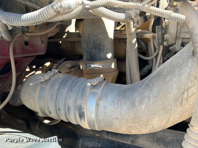 image for item DO8736 2002 Sterling L9500  hydrovac truck