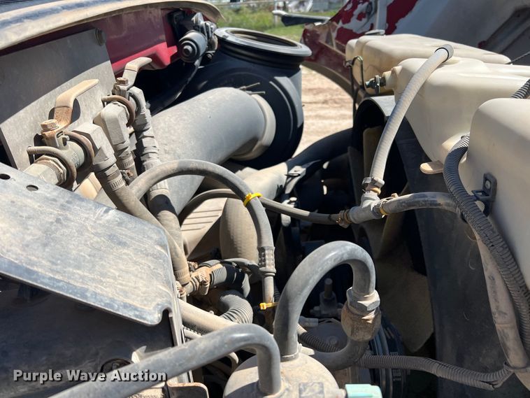 image for item DO8736 2002 Sterling L9500  hydrovac truck