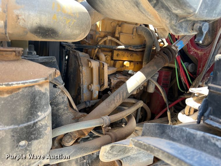 image for item DO8736 2002 Sterling L9500  hydrovac truck