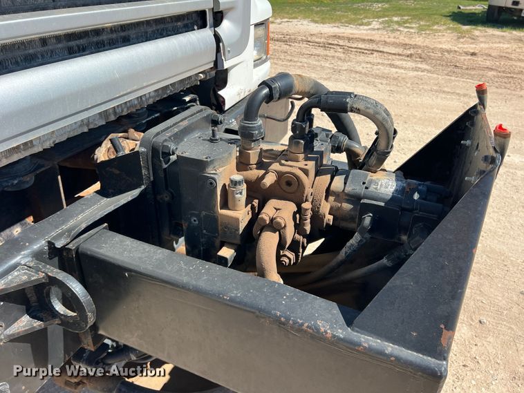 image for item DO8736 2002 Sterling L9500  hydrovac truck