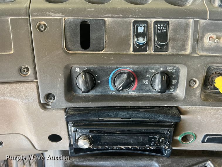 image for item DO8736 2002 Sterling L9500  hydrovac truck