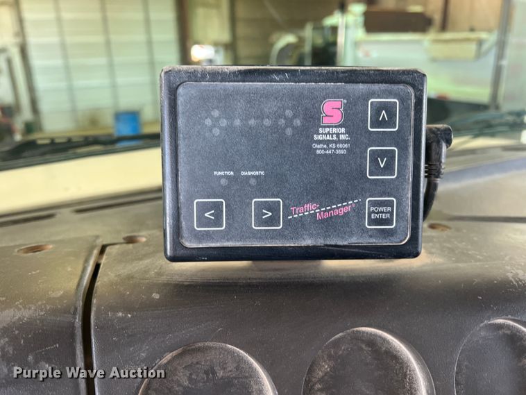 image for item DO8736 2002 Sterling L9500  hydrovac truck