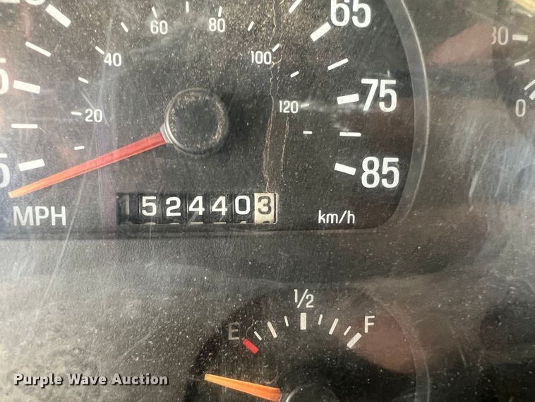 image for item DO8736 2002 Sterling L9500  hydrovac truck