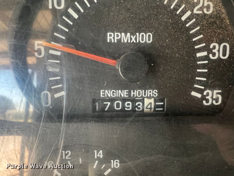 image for item DO8736 2002 Sterling L9500  hydrovac truck