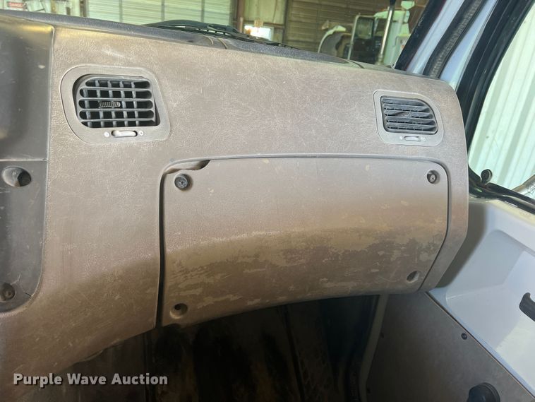 image for item DO8736 2002 Sterling L9500  hydrovac truck