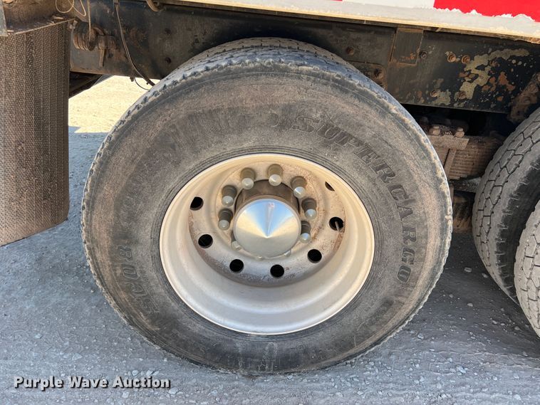 image for item DO8736 2002 Sterling L9500  hydrovac truck