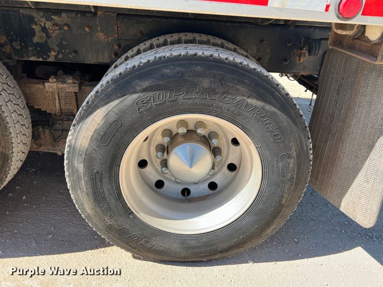 image for item DO8736 2002 Sterling L9500  hydrovac truck