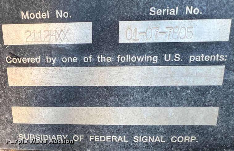 image for item DO8736 2002 Sterling L9500  hydrovac truck