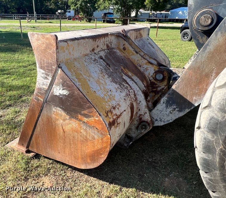 image for item DO8760 2006 John Deere 644J  wheel loader